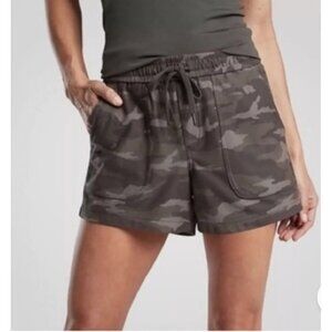 Athleta Shorts Women’s Size 8 Camo Farallon Short Side Pockets 4” Pull On